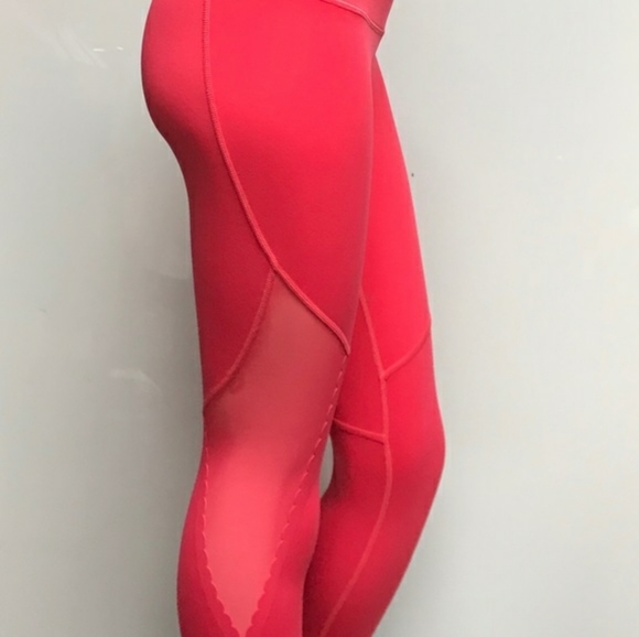 Victoria Sport Knockout Capri Leggings NWT xs - Picture 3 of 8